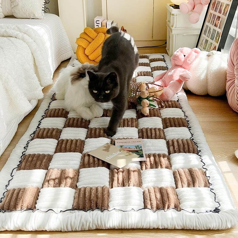 CozyPlaid – Cream-Colored Large Plaid Pet Mat Bed