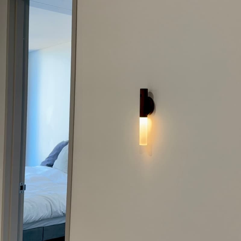 LIGHTSENSE – Rechargeable Sensor Wall Light