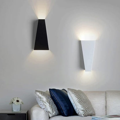 LIGHTCASTLE – ELEGANT LED WALL LIGHT