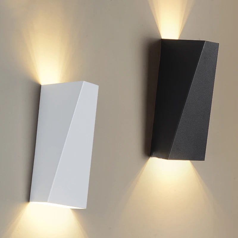 LIGHTCASTLE – ELEGANT LED WALL LIGHT