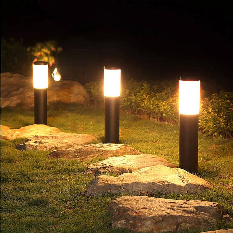 SUNSPARK - Solar Garden Lamp for Sustainable Outdoor Lighting