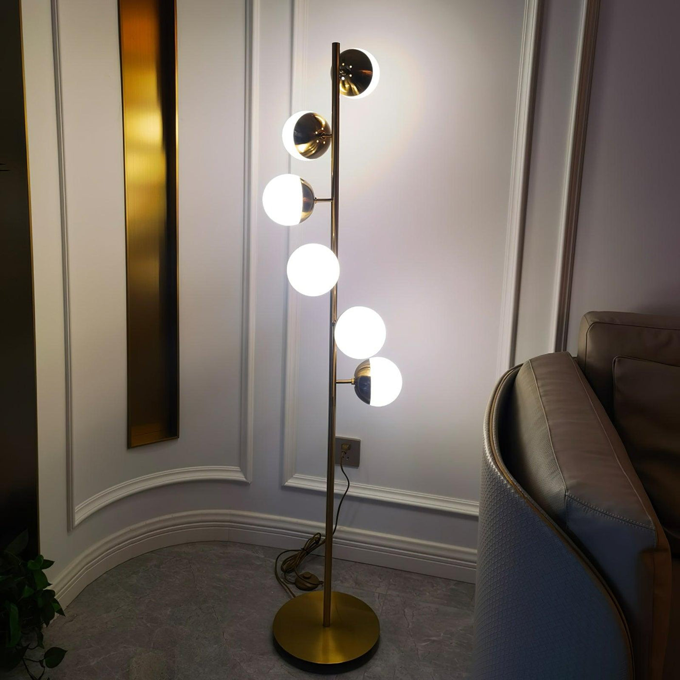 AURORALUX - Modern LED Floor Lamp with Globe Lights for Living & Dining Rooms