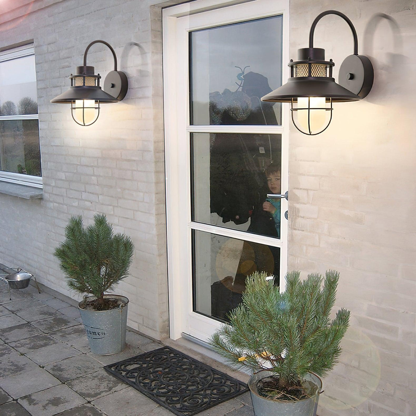 LUXORA - Elegant Outdoor Lamp for Stylish Spaces