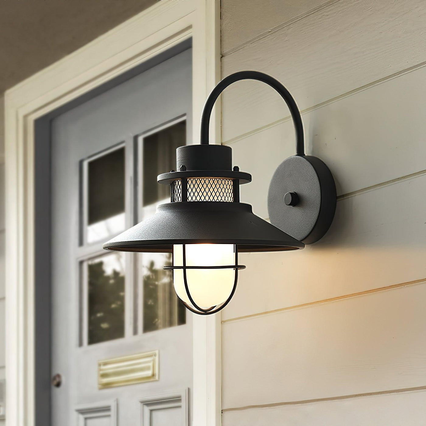 LUXORA - Elegant Outdoor Lamp for Stylish Spaces