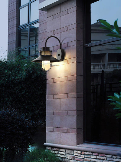 LUXORA - Elegant Outdoor Lamp for Stylish Spaces