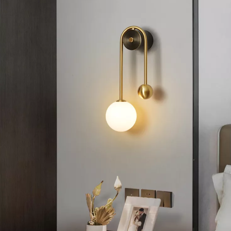 Seltyn AuraGlow Wall Sconce – Nordic Gold Elegance