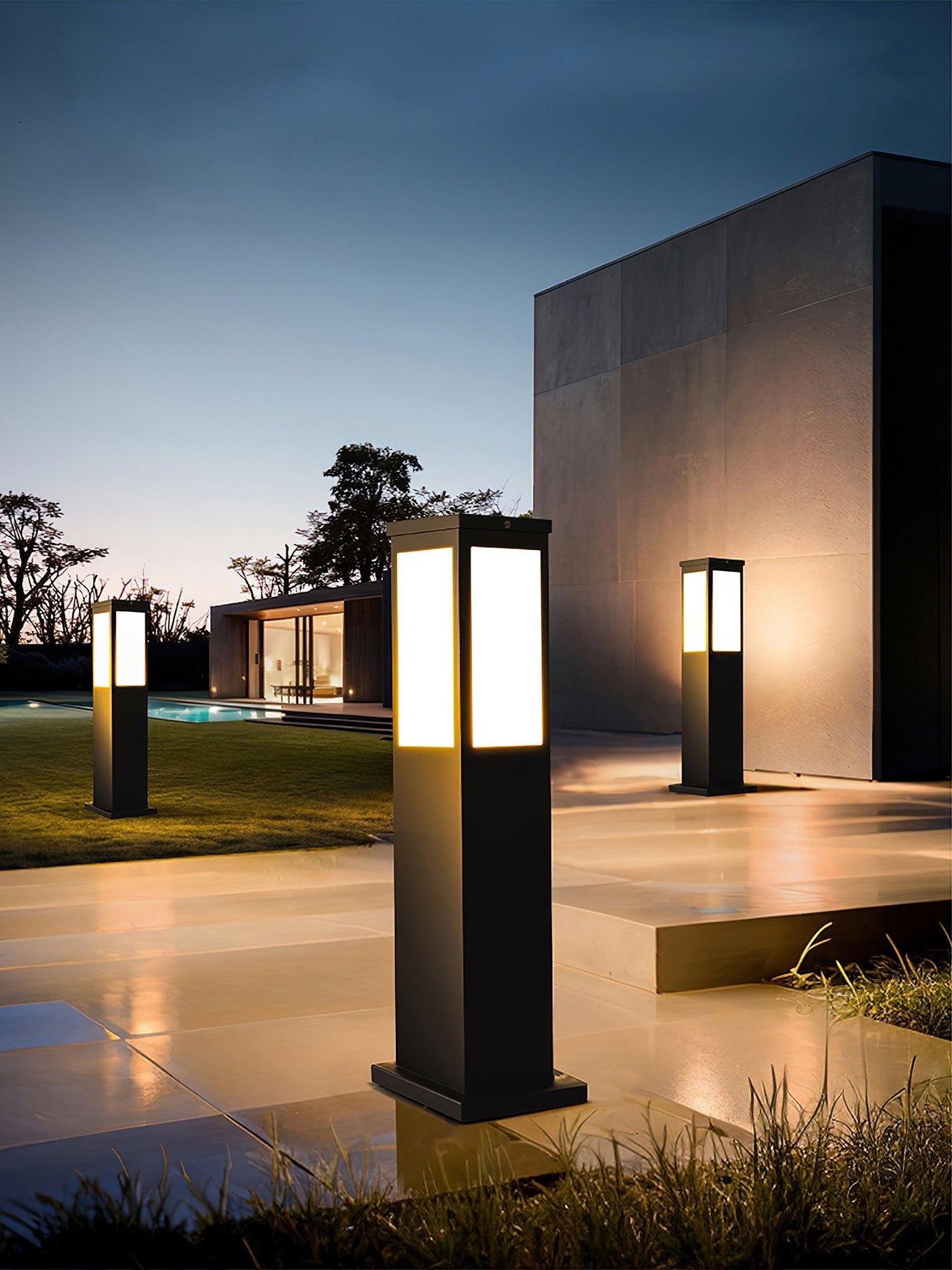 LUMINA ARCH - Sleek Outdoor Bollard Light for Modern Spaces