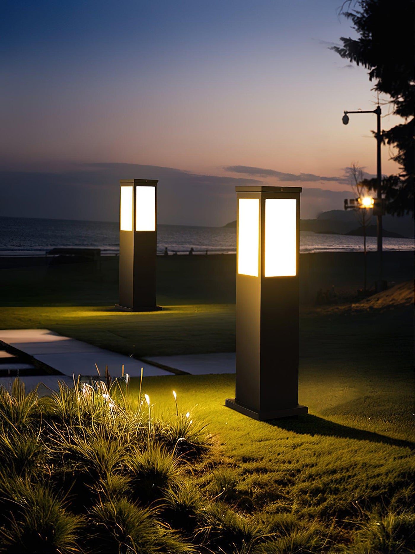 LUMINA ARCH - Sleek Outdoor Bollard Light for Modern Spaces