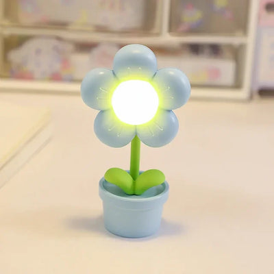 Seltyn - Small Flower-Shaped Table Lamp