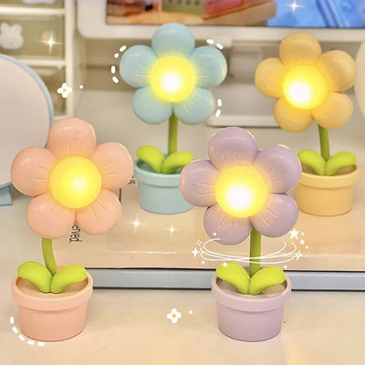 Seltyn - Small Flower-Shaped Table Lamp