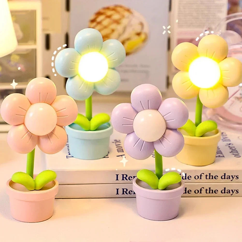 Seltyn - Small Flower-Shaped Table Lamp