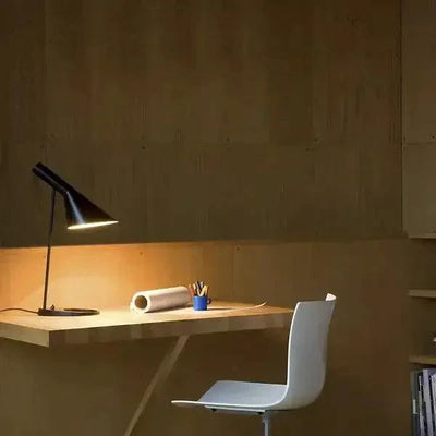 ECLYSIA | Sculptural LED Task & Reading Lamp with Warm, Glare-Free Light