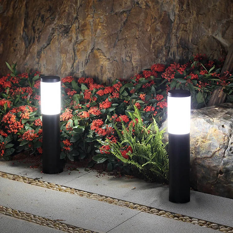 SUNSPARK - Solar Garden Lamp for Sustainable Outdoor Lighting