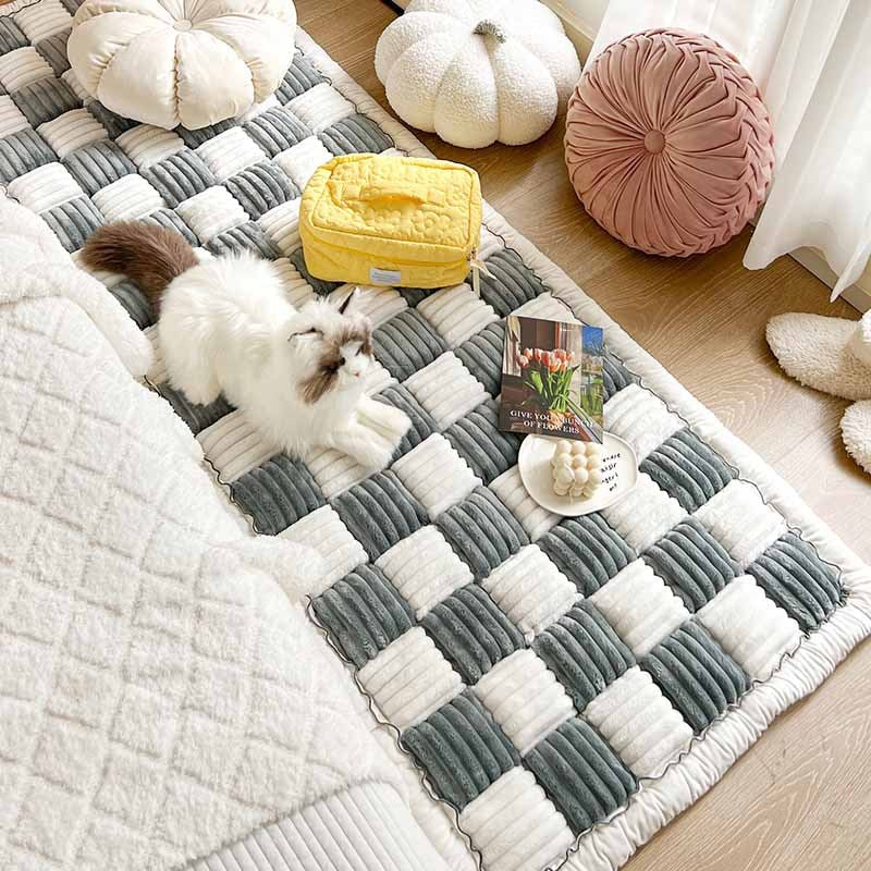 CozyPlaid – Cream-Colored Large Plaid Pet Mat Bed