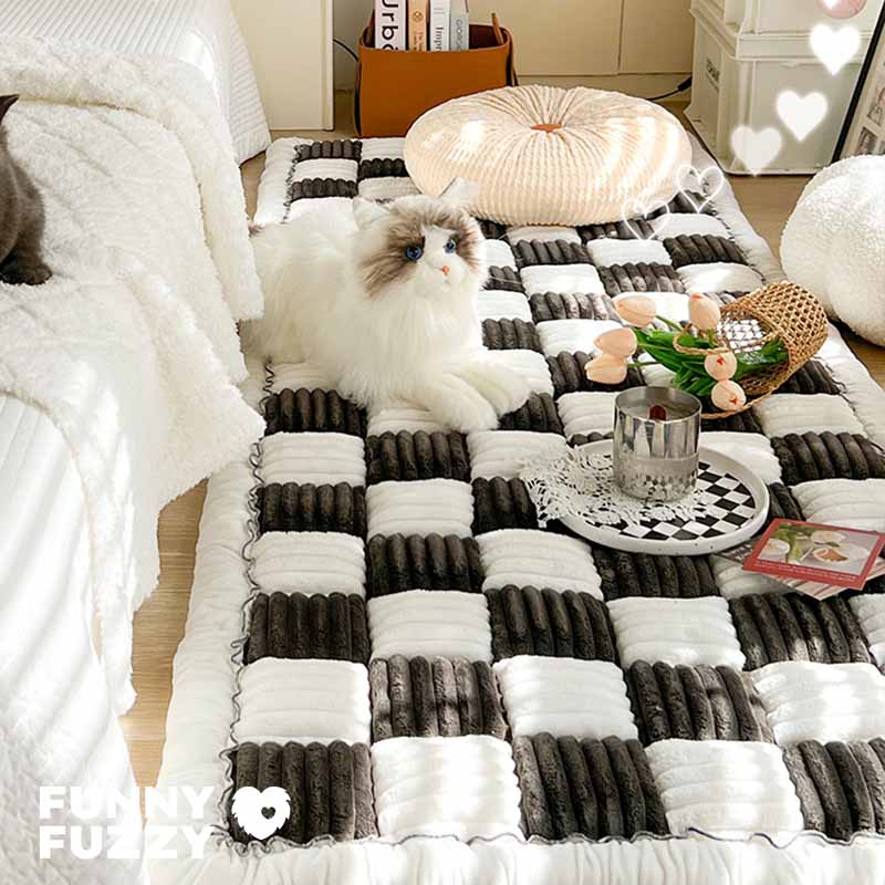 CozyPlaid – Cream-Colored Large Plaid Pet Mat Bed