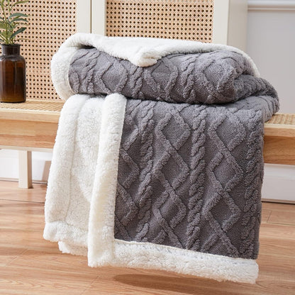 Seltyn – SnuggleSherpa Ultra-Soft Blanket