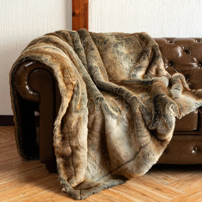 LuxeFur – Luxurious Faux Fur Blanket